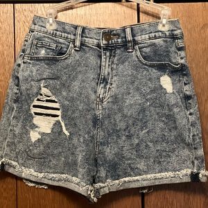 SO Boyfriend Midi Shorts High Rise